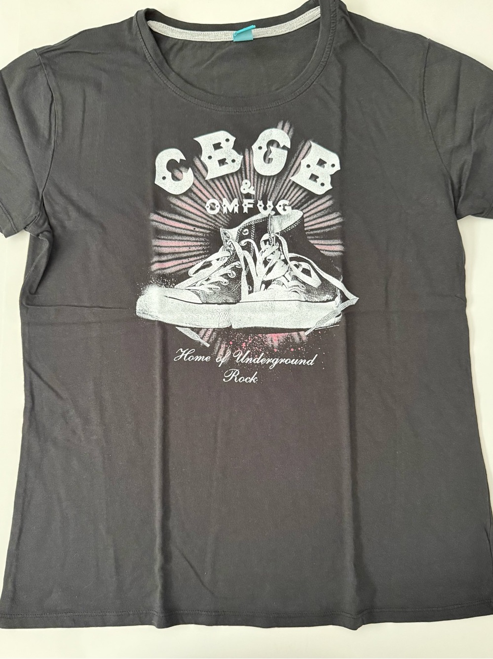 CBGB WOMENS short Sleeve Tshirt Sz L Dark Grey almost Black